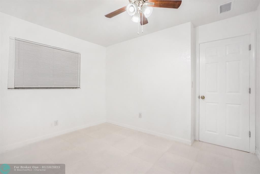 For Sale: $429,000 (2 beds, 1 baths, 1062 Square Feet)