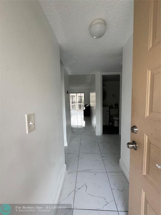 For Rent: $2,350 (2 beds, 2 baths, 857 Square Feet)