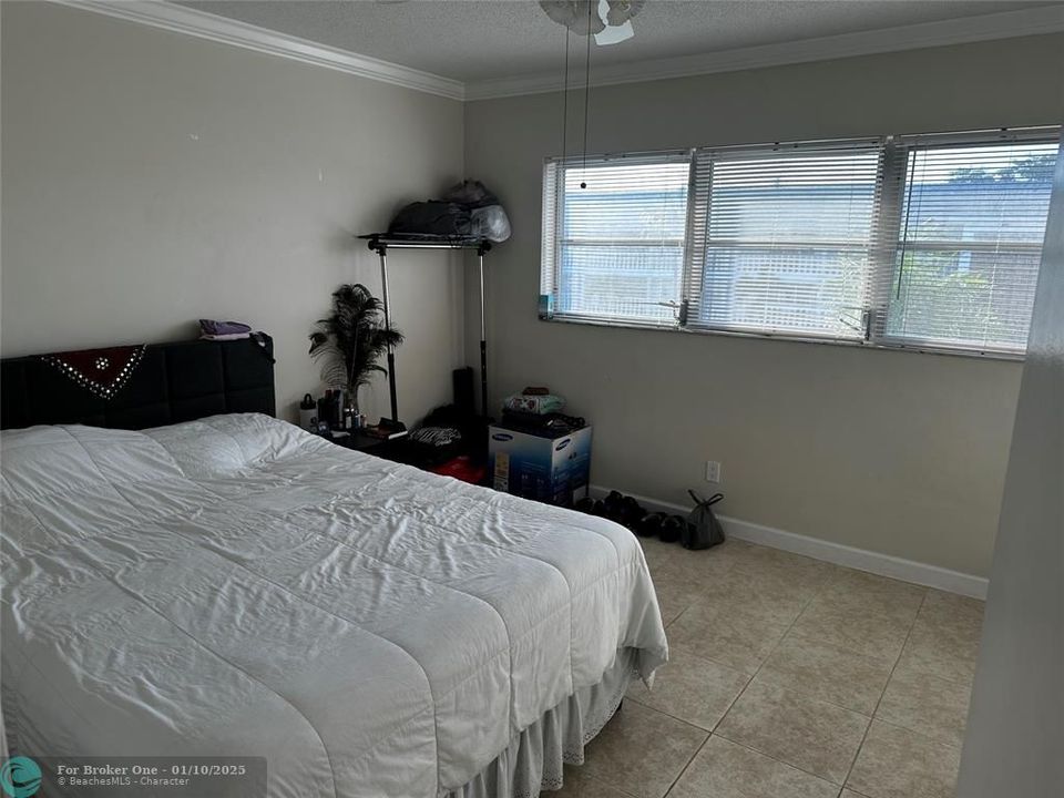 For Sale: $190,000 (1 beds, 1 baths, 650 Square Feet)