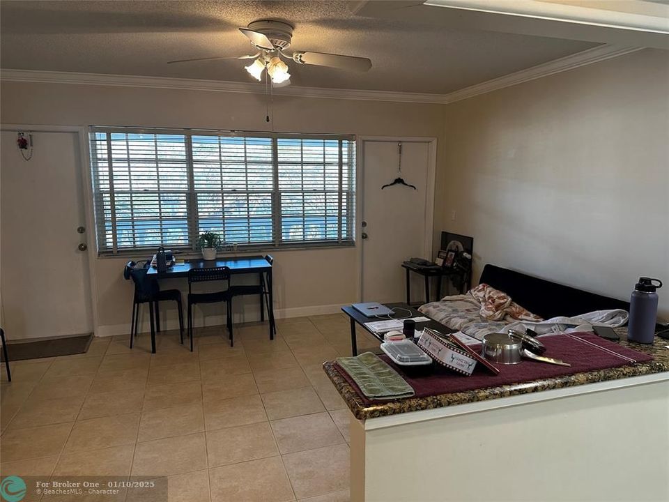 For Sale: $190,000 (1 beds, 1 baths, 650 Square Feet)