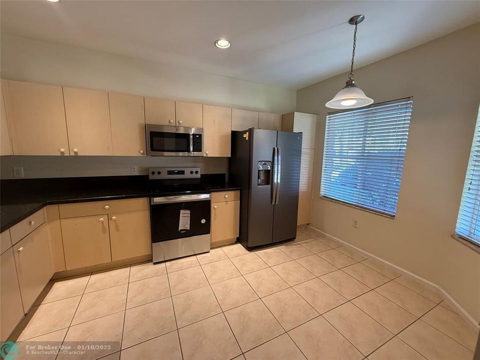 For Rent: $3,100 (3 beds, 2 baths, 1306 Square Feet)