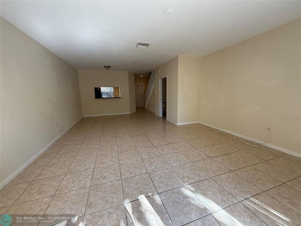 For Rent: $3,100 (3 beds, 2 baths, 1306 Square Feet)