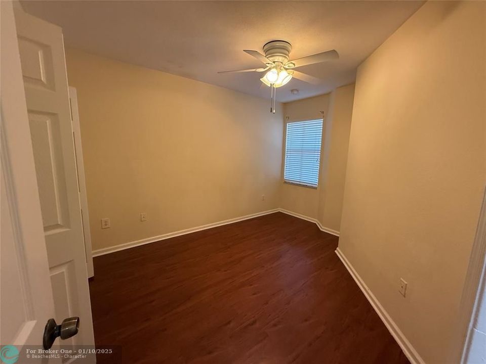 For Rent: $3,100 (3 beds, 2 baths, 1306 Square Feet)