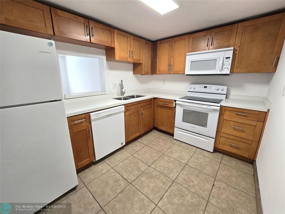 For Rent: $1,790 (2 beds, 2 baths, 950 Square Feet)