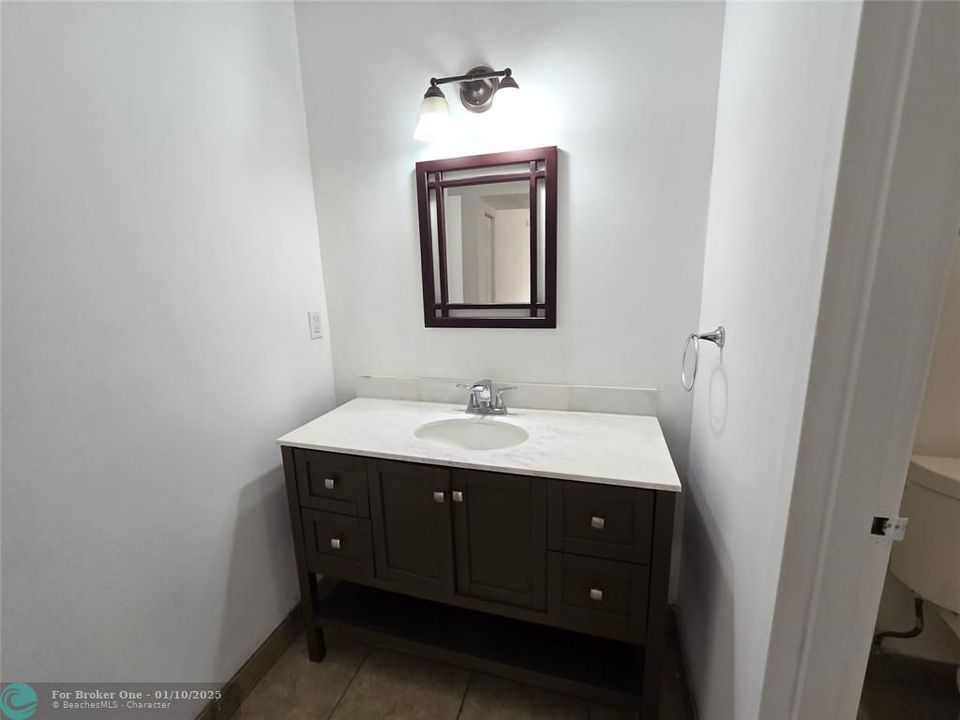 For Rent: $1,790 (2 beds, 2 baths, 950 Square Feet)