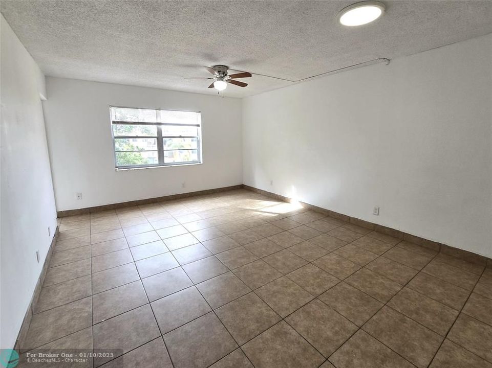 For Rent: $1,790 (2 beds, 2 baths, 950 Square Feet)