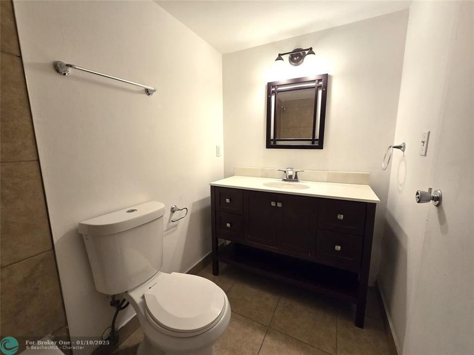 For Rent: $1,790 (2 beds, 2 baths, 950 Square Feet)