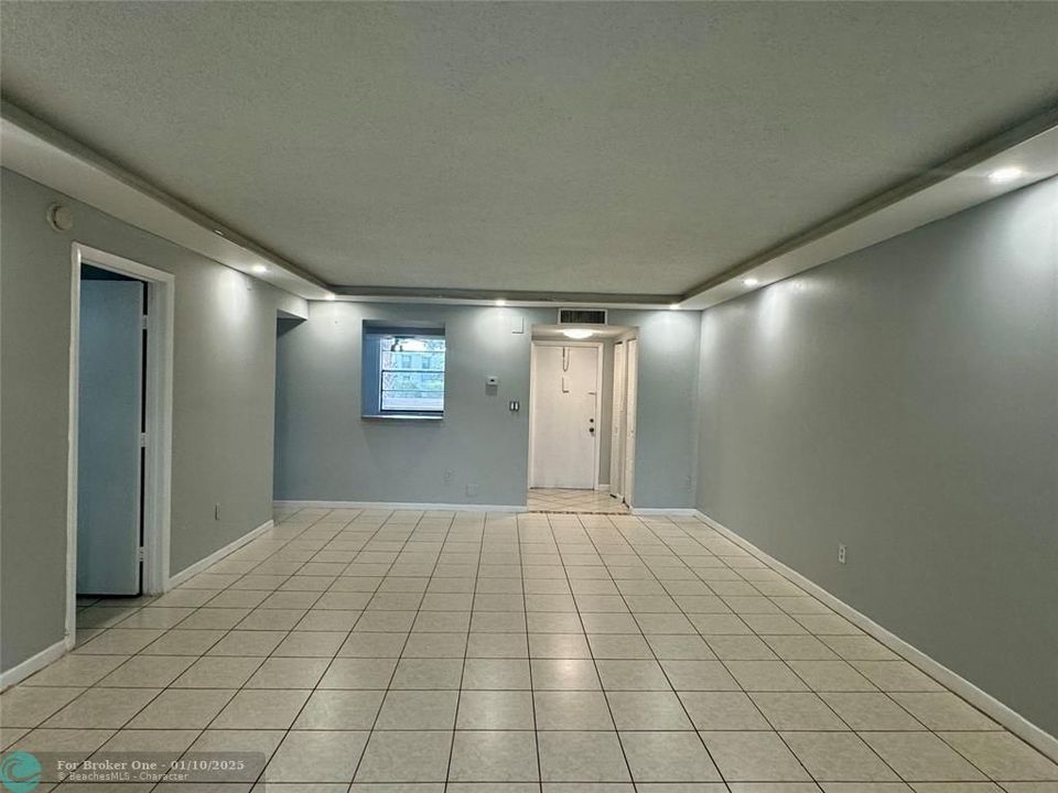 For Rent: $1,500 (2 beds, 2 baths, 1000 Square Feet)