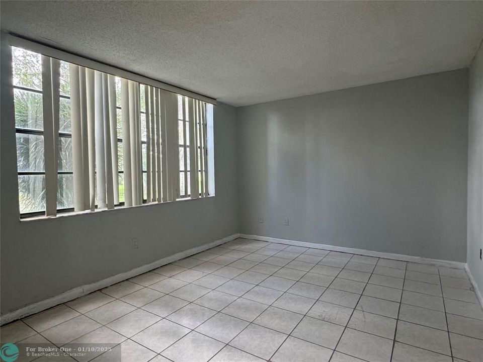 For Rent: $1,500 (2 beds, 2 baths, 1000 Square Feet)