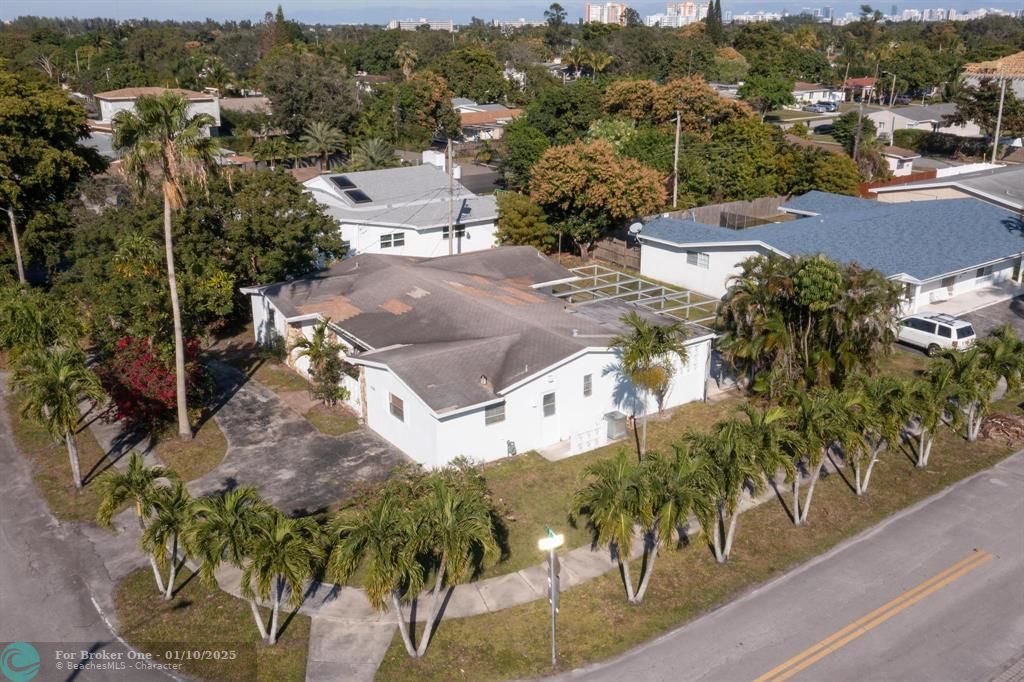 For Sale: $999,000 (4 beds, 2 baths, 2586 Square Feet)