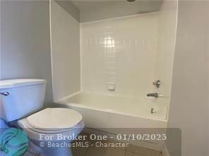 For Sale: $239,900 (2 beds, 2 baths, 858 Square Feet)