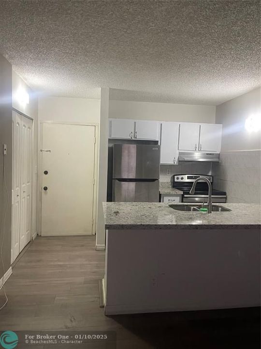 For Rent: $1,625 (1 beds, 1 baths, 606 Square Feet)