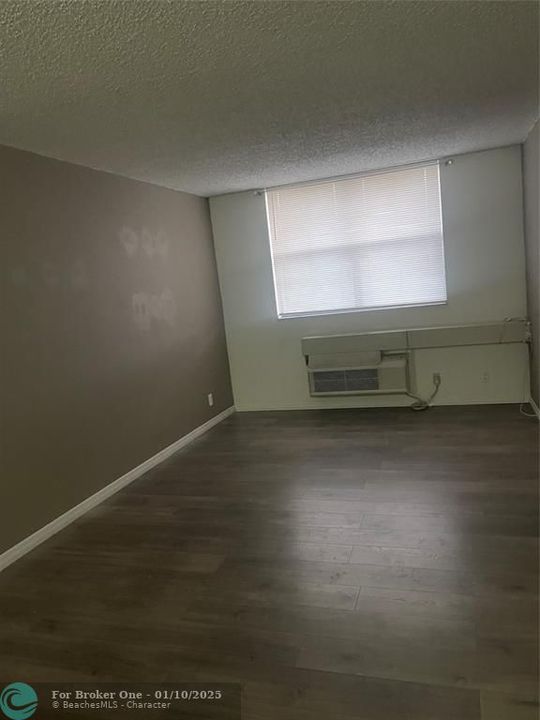 For Rent: $1,625 (1 beds, 1 baths, 606 Square Feet)