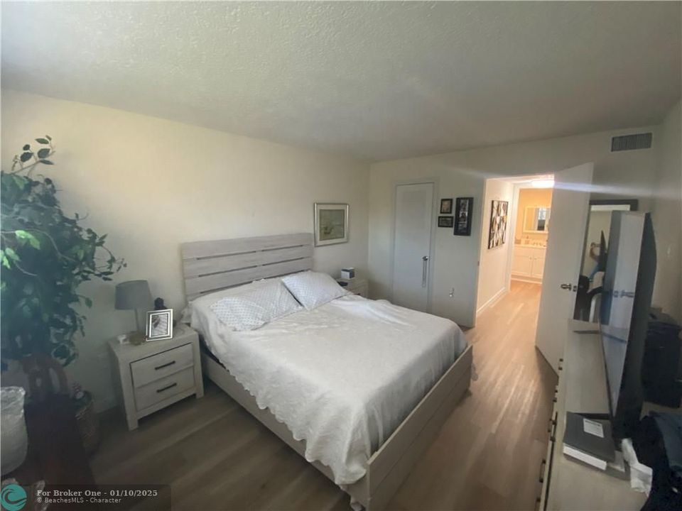 For Rent: $1,750 (1 beds, 1 baths, 640 Square Feet)