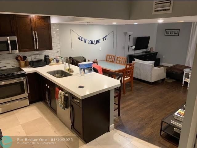 For Sale: $417,500 (2 beds, 2 baths, 1285 Square Feet)