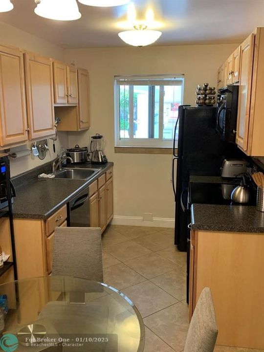 For Rent: $2,000 (1 beds, 1 baths, 560 Square Feet)