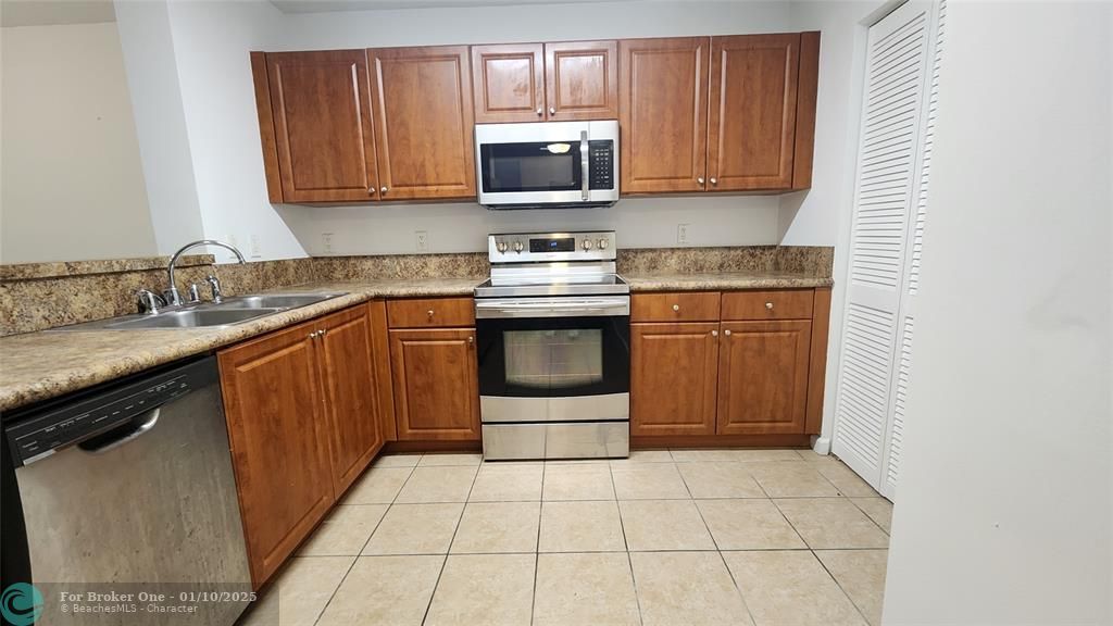 For Rent: $2,600 (2 beds, 2 baths, 1150 Square Feet)