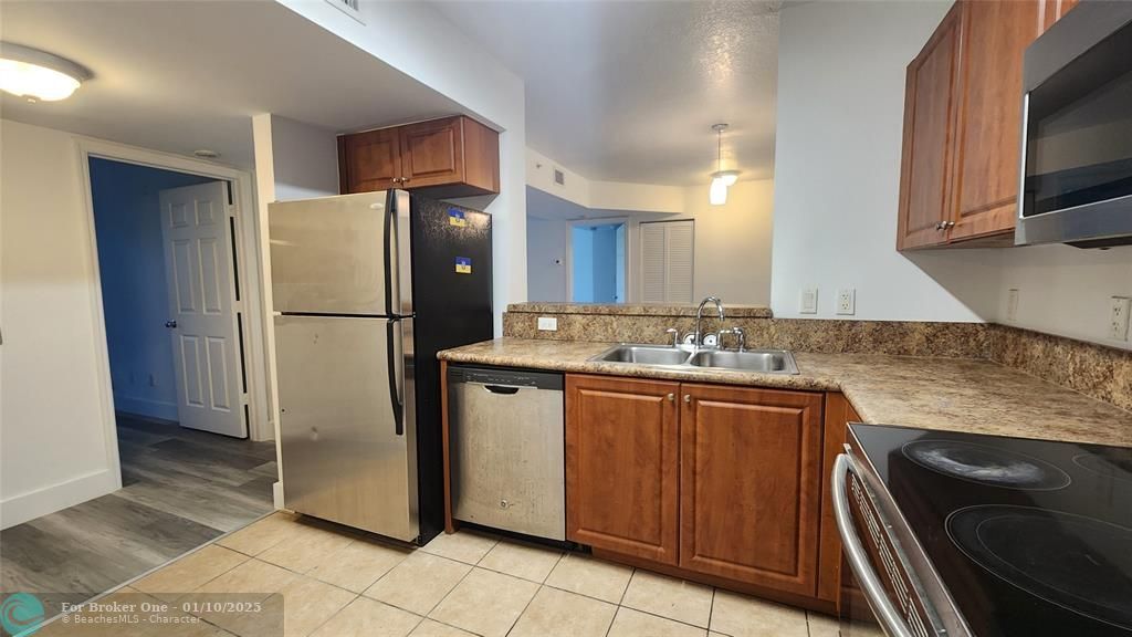 For Rent: $2,600 (2 beds, 2 baths, 1150 Square Feet)