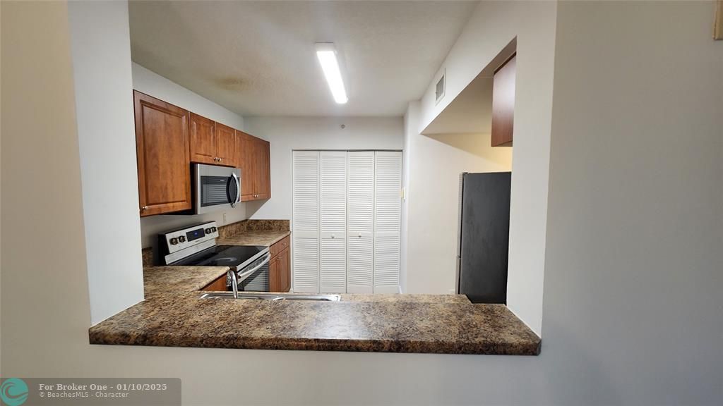 For Rent: $2,600 (2 beds, 2 baths, 1150 Square Feet)