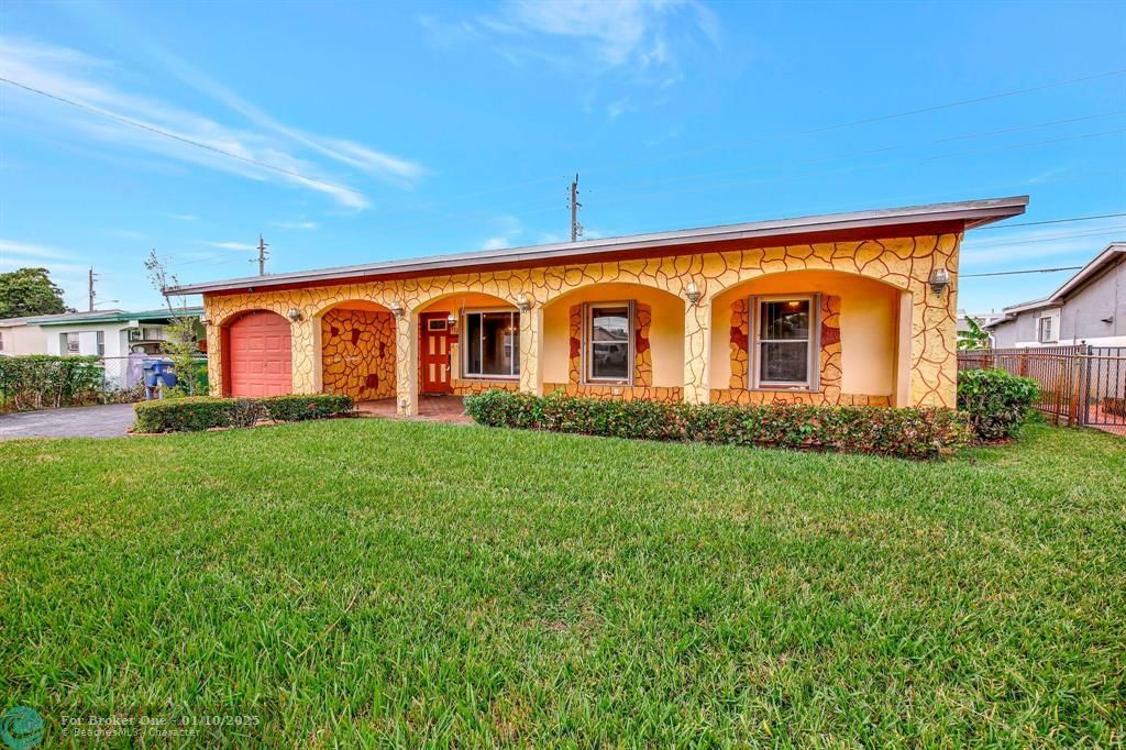 For Sale: $365,900 (3 beds, 2 baths, 1626 Square Feet)