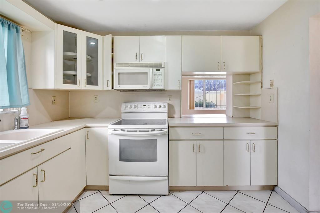 For Sale: $365,900 (3 beds, 2 baths, 1626 Square Feet)