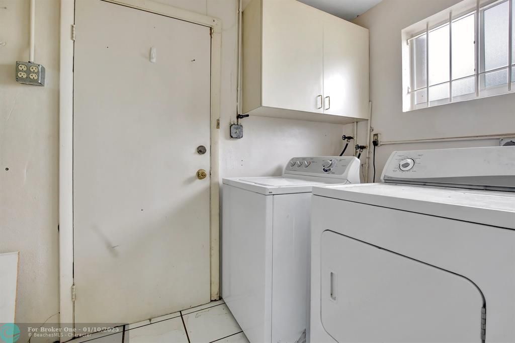 For Sale: $365,900 (3 beds, 2 baths, 1626 Square Feet)