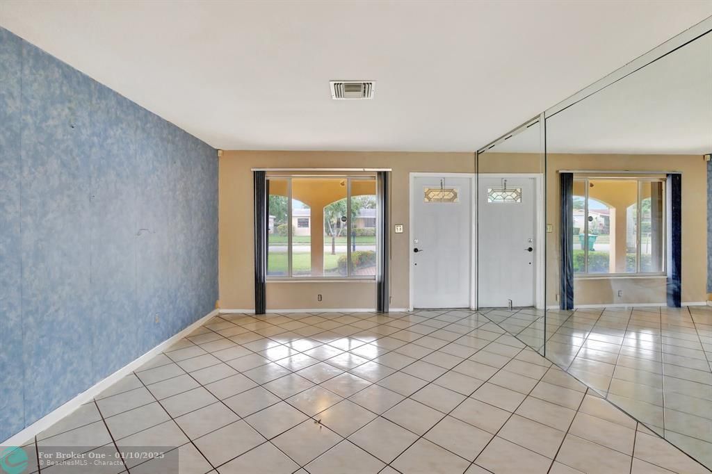 For Sale: $365,900 (3 beds, 2 baths, 1626 Square Feet)