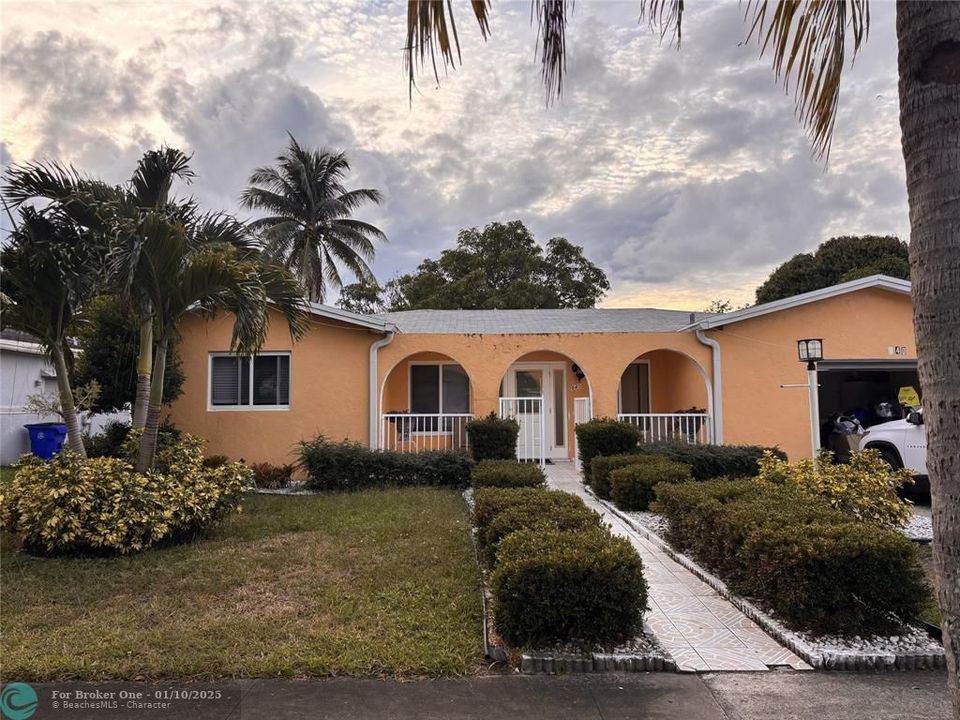 For Sale: $575,000 (3 beds, 2 baths, 2257 Square Feet)