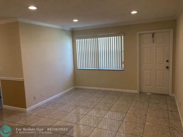 For Rent: $1,750 (1 beds, 1 baths, 11340 Square Feet)