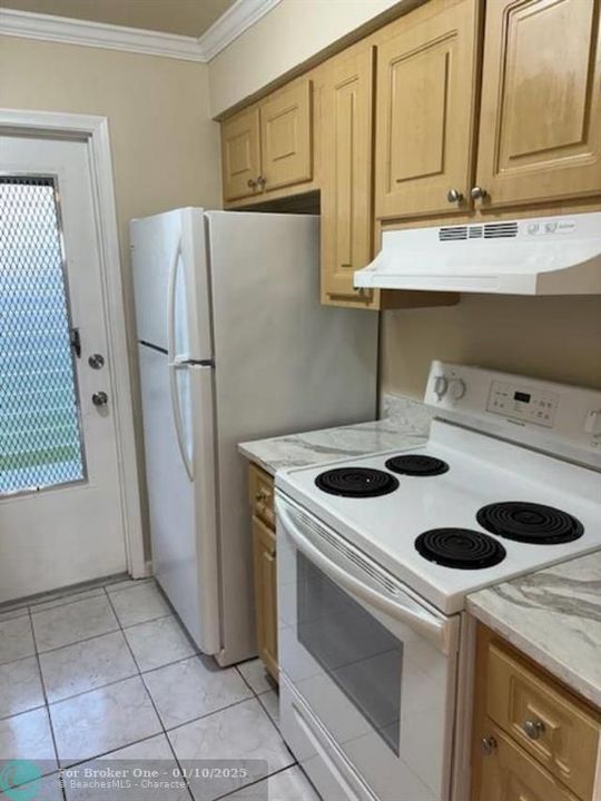 For Rent: $1,750 (1 beds, 1 baths, 11340 Square Feet)