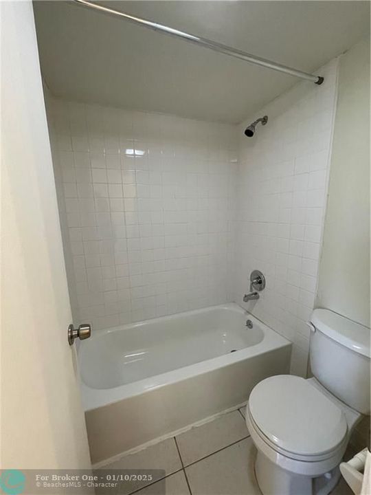 For Rent: $1,900 (2 beds, 2 baths, 768 Square Feet)