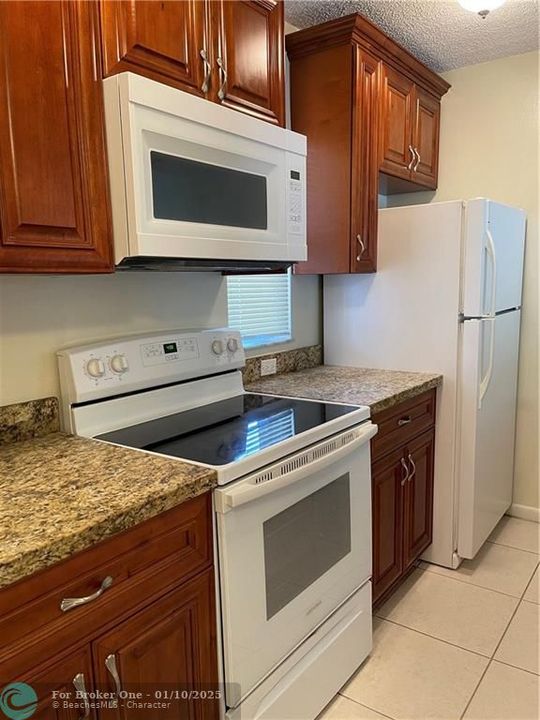 For Rent: $1,900 (2 beds, 2 baths, 768 Square Feet)