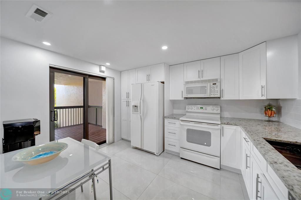 For Sale: $285,000 (2 beds, 2 baths, 1530 Square Feet)