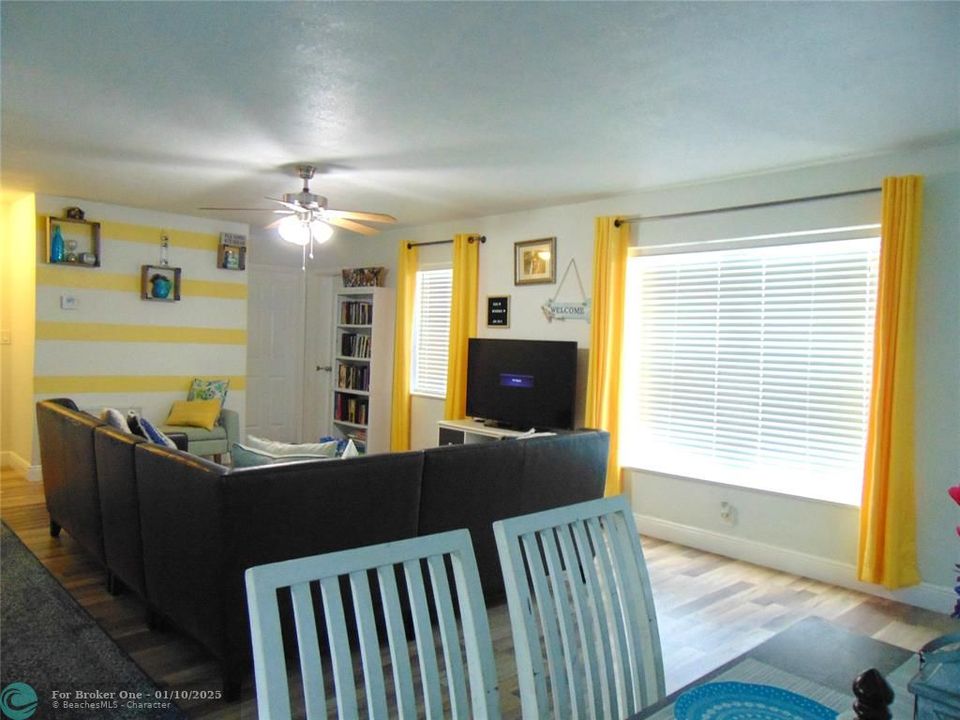 For Sale: $440,000 (3 beds, 2 baths, 1140 Square Feet)