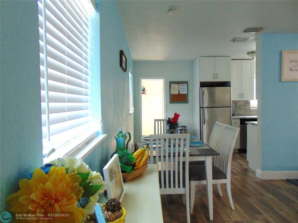 For Sale: $440,000 (3 beds, 2 baths, 1140 Square Feet)