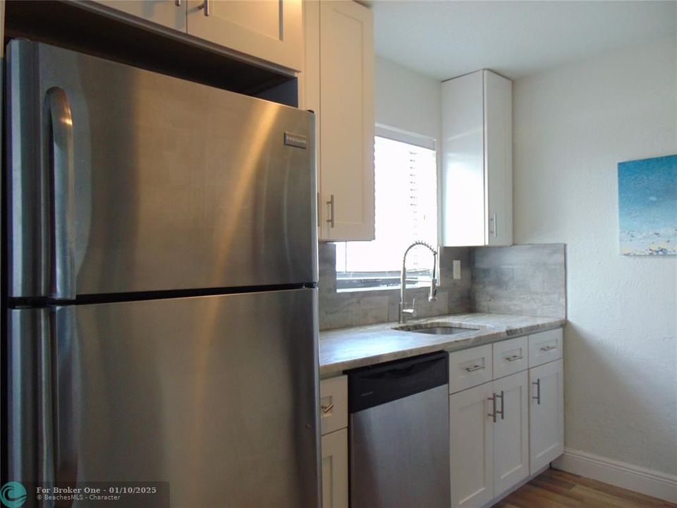 For Sale: $440,000 (3 beds, 2 baths, 1140 Square Feet)