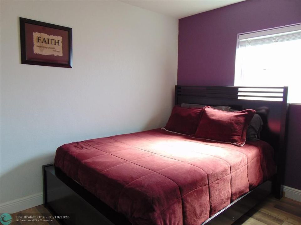 For Sale: $440,000 (3 beds, 2 baths, 1140 Square Feet)