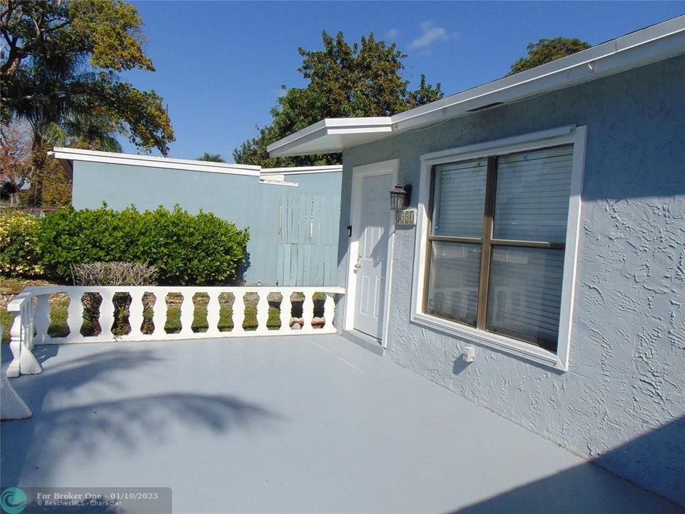 For Sale: $440,000 (3 beds, 2 baths, 1140 Square Feet)