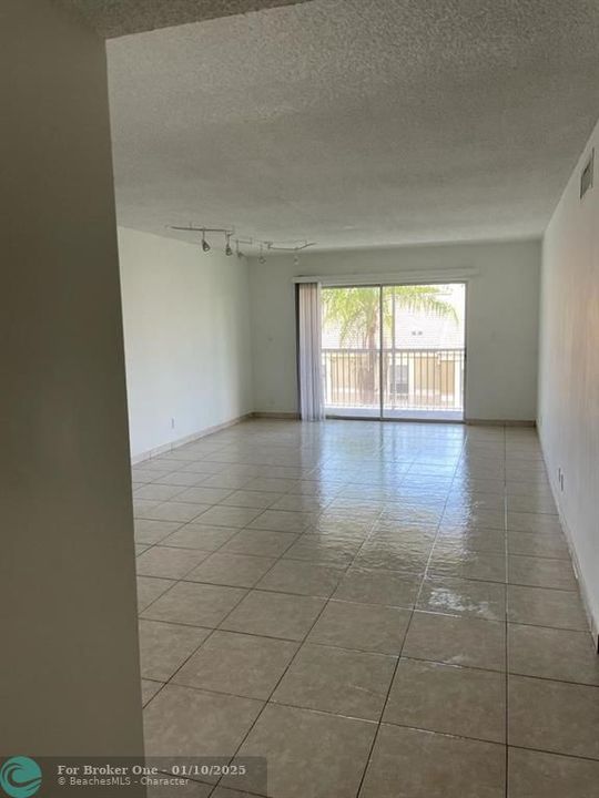 For Rent: $1,750 (2 beds, 2 baths, 1179 Square Feet)