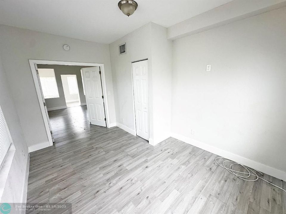 For Rent: $1,849 (1 beds, 1 baths, 750 Square Feet)