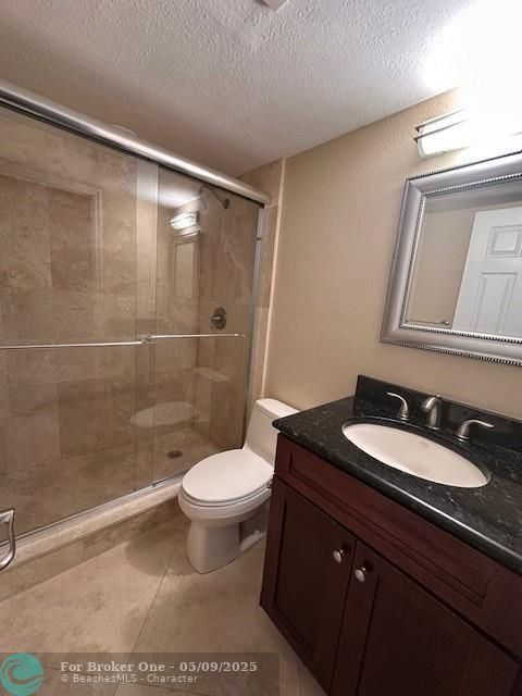 En Venta: $689,000 (2 camas, 2 baños, 2168 Pies cuadrados)