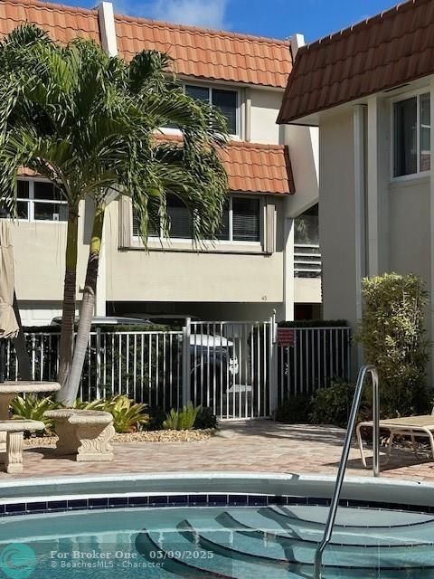 En Venta: $689,000 (2 camas, 2 baños, 2168 Pies cuadrados)