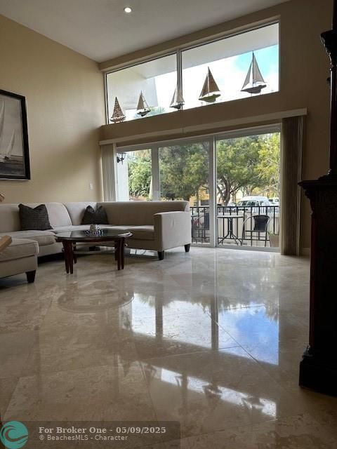 En Venta: $689,000 (2 camas, 2 baños, 2168 Pies cuadrados)