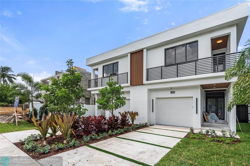 Activo con contrato: $1,269,000 (3 camas, 3 baños, 2320 Pies cuadrados)