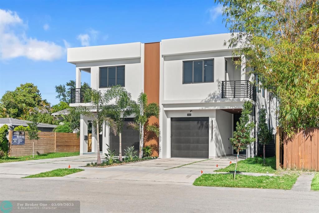 En Venta: $1,359,000 (4 camas, 3 baños, 2400 Pies cuadrados)