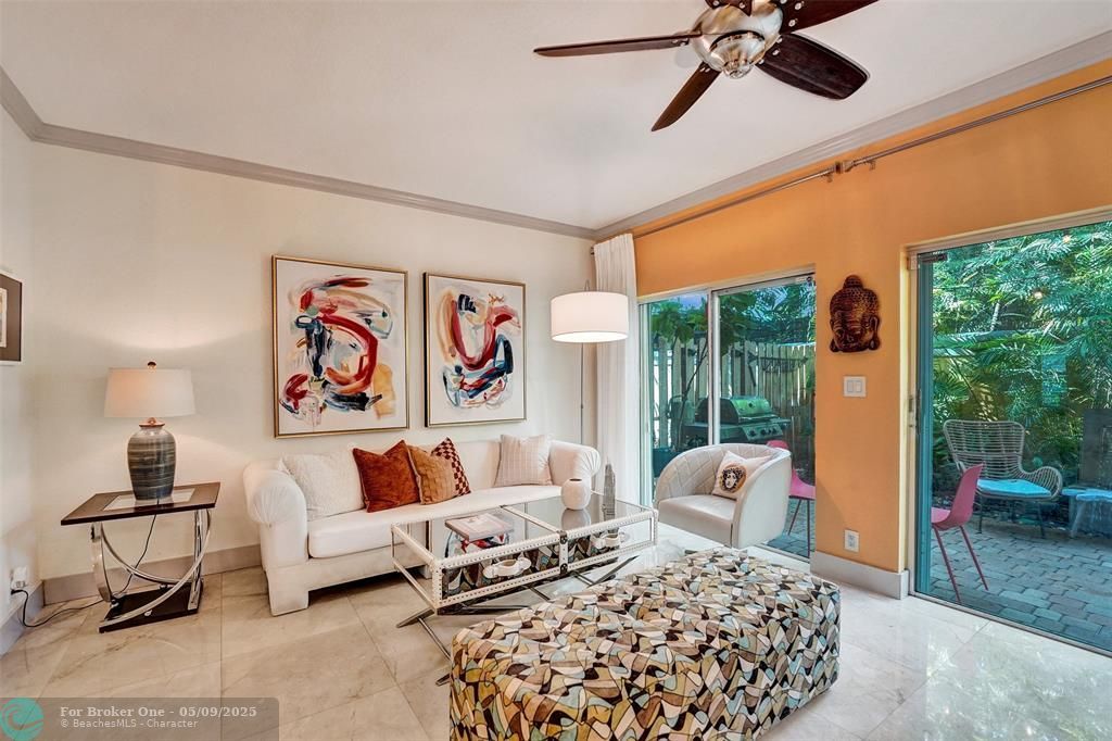 En Venta: $619,000 (2 camas, 2 baños, 1760 Pies cuadrados)