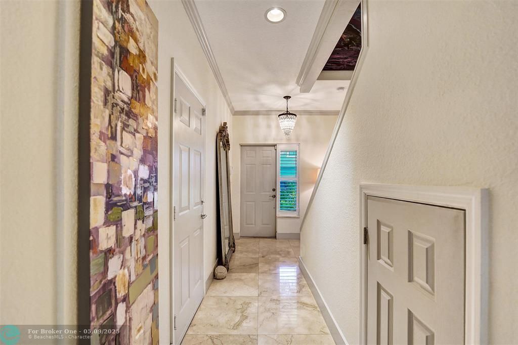 En Venta: $619,000 (2 camas, 2 baños, 1760 Pies cuadrados)