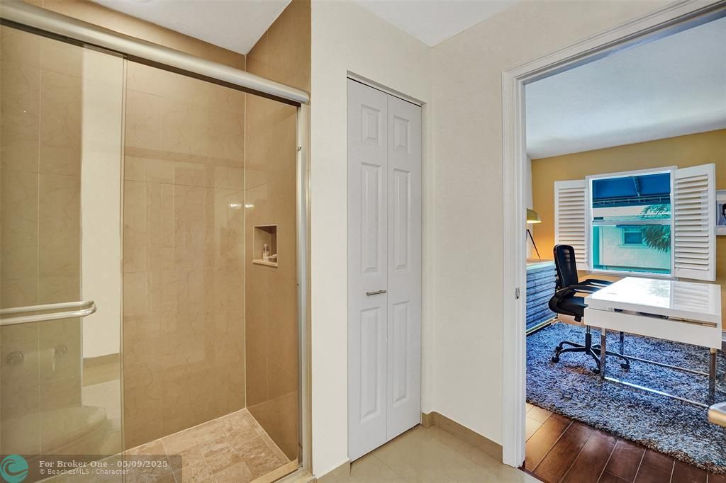 En Venta: $619,000 (2 camas, 2 baños, 1760 Pies cuadrados)