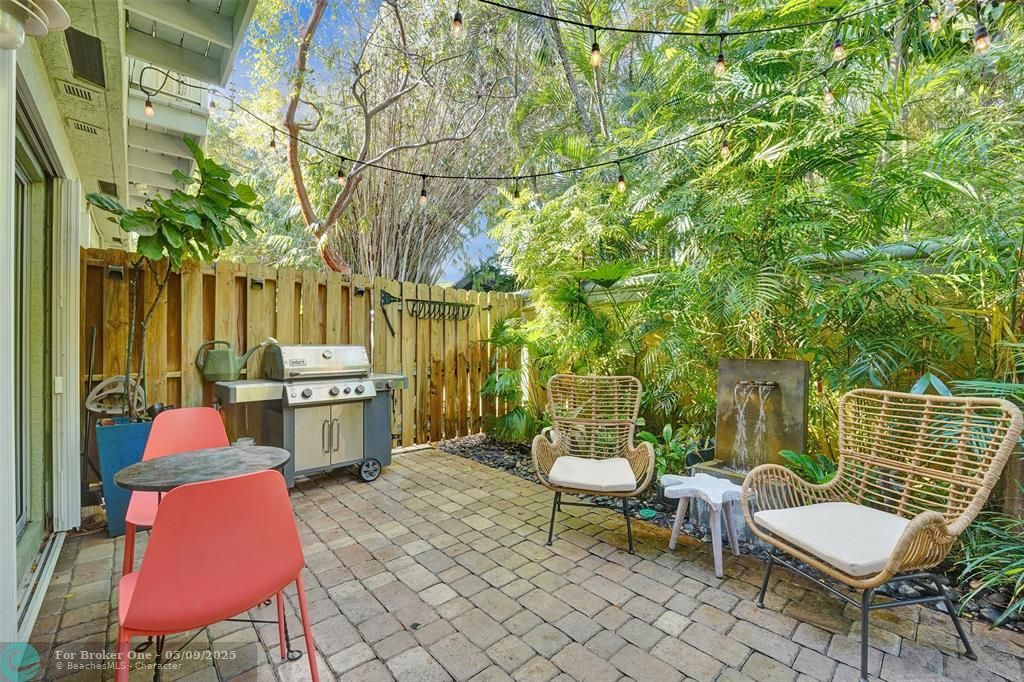 En Venta: $619,000 (2 camas, 2 baños, 1760 Pies cuadrados)