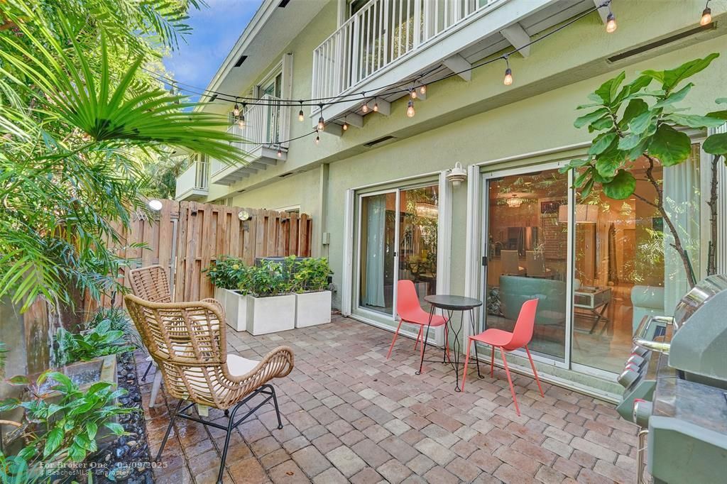 En Venta: $619,000 (2 camas, 2 baños, 1760 Pies cuadrados)